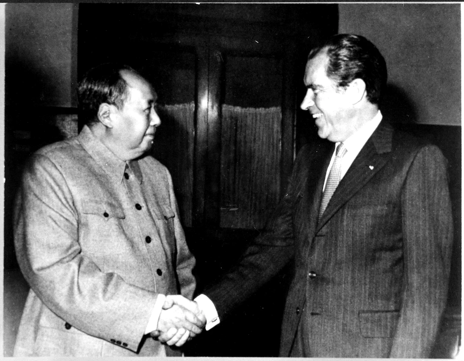 会见尼克松